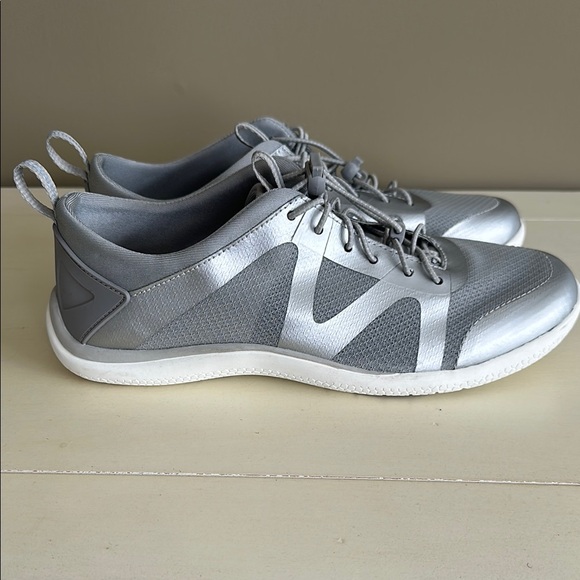 Lands End water shoes - Picture 2 of 5